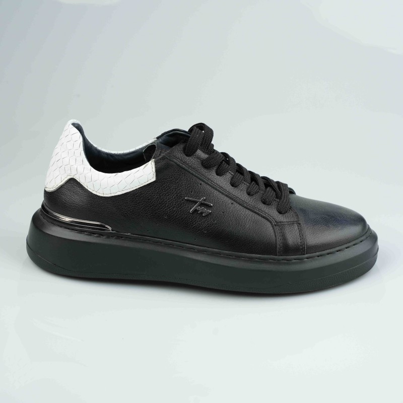 tripy black white  pure leather normal size